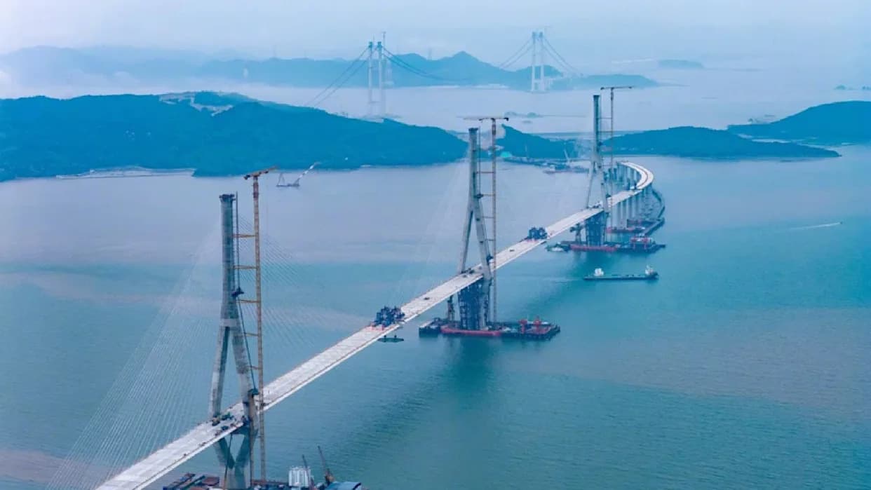 Dva rekordna mosta u Zhejiang: Qinglongmen — najduži trostubni kablni most i Hangzhou Bay — najduži železnički most preko mora