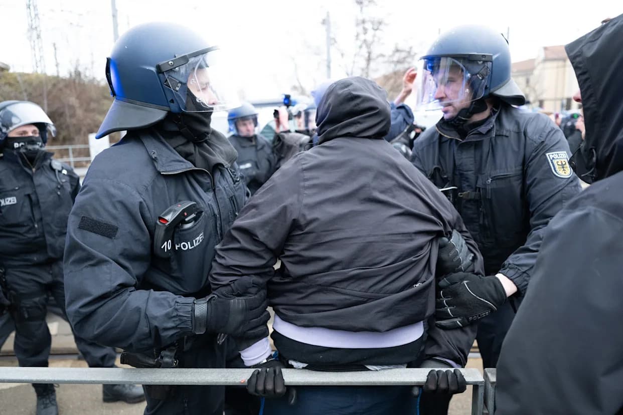 BfV Upozorava: Broj Ekstremista U Nemačkoj Raste, Povezan Sa Jačanjem AfD‑a