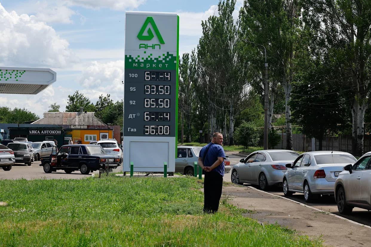 Rusija Počinje Da Uvozi Benzin Iz Indije — Signal Ozbiljnih Nestašica Goriva