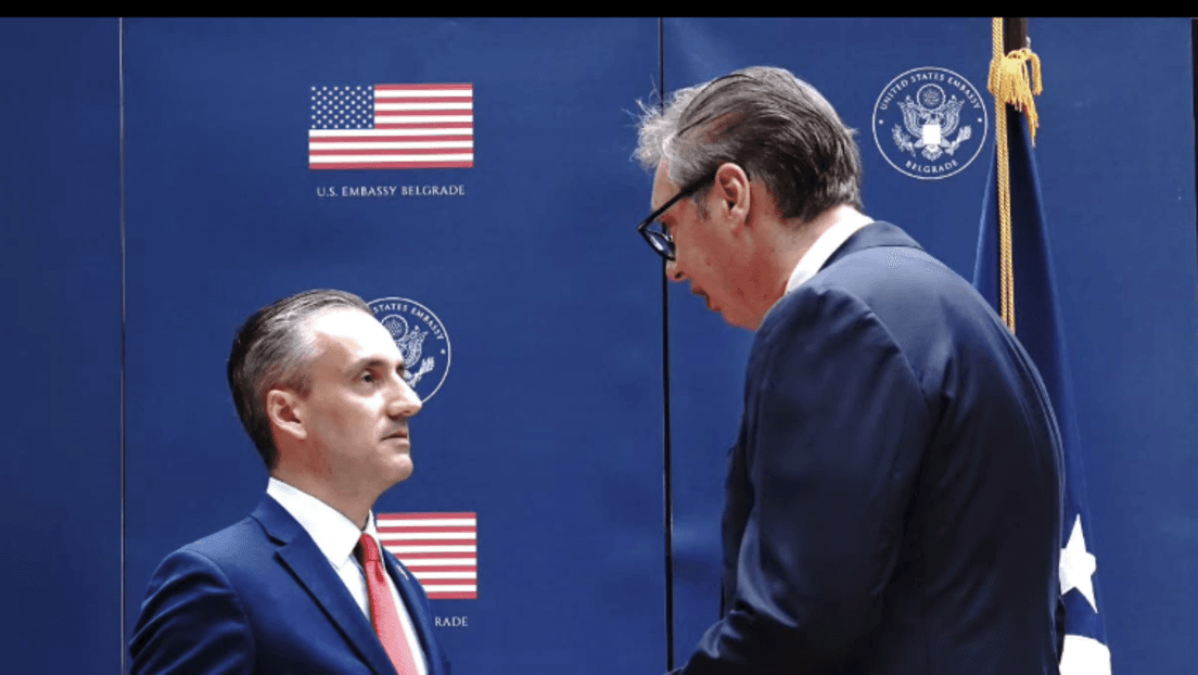 Vučić na prijemu u Ambasadi SAD: Istorijsko savezništvo kao temelj za bolje odnose