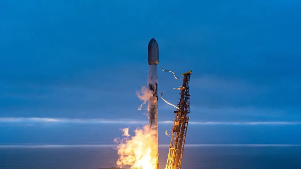 SpaceX Lansirao 24 Starlink Satelita Iz Kalifornije — Booster 1100 Izveo Sedmu Misiju