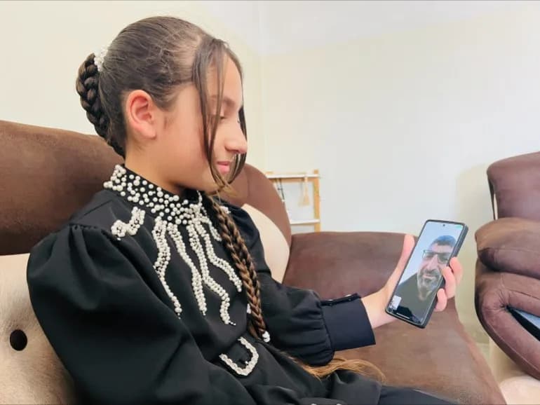 Deportovani i Razdvojeni: Izrael Sprečava Sastanke Palestinskih Zatvorenika Sa Porodicama