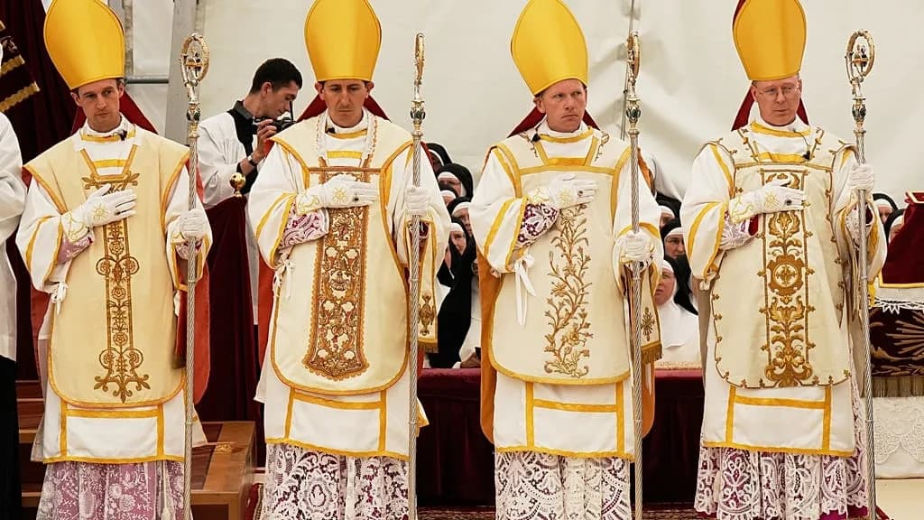 Lefebvristi Odbacuju Ekskomunikaciju, Dok Novi Raskol Među Tradicionalistima Preti Da Se Proširi