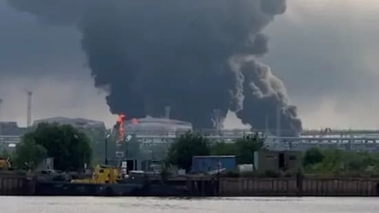 Masovni dron-udar na Sankt Peterburg: Pogođen veliki naftni terminal i baza Baltičke flote