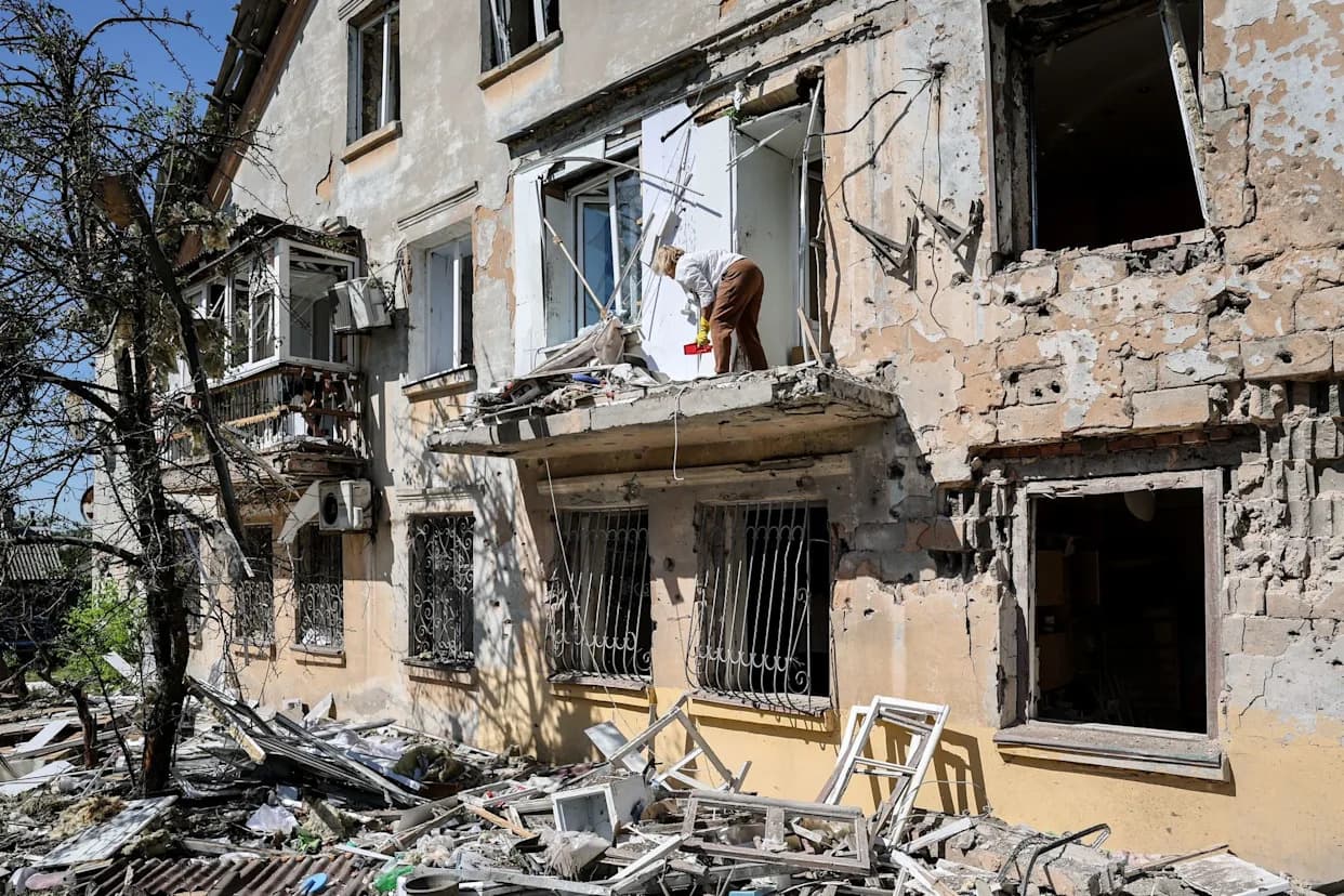 Uzajamni udari Rusije i Ukrajine: Noćni napad na Krim, dva mosta srušena u Donbasu, žrtve u Harkovu