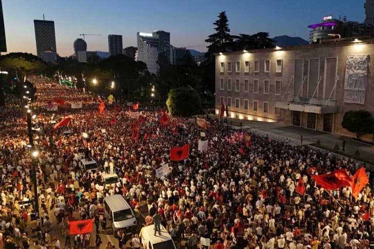 Sud u Tirani Oslobodio 19 Demonstranata Privedenih Tokom Sukoba