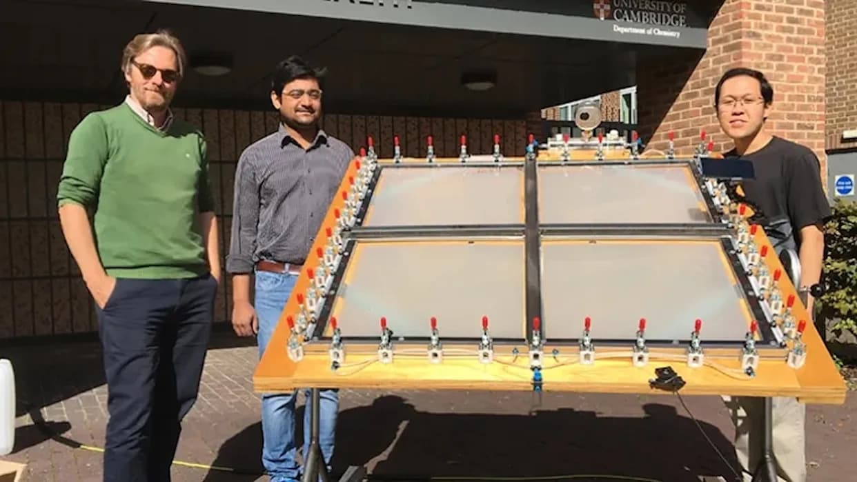 Solarni reaktor iz Velike Britanije pretvara plastični otpad u vodonik — uspešno testiran na otvorenom
