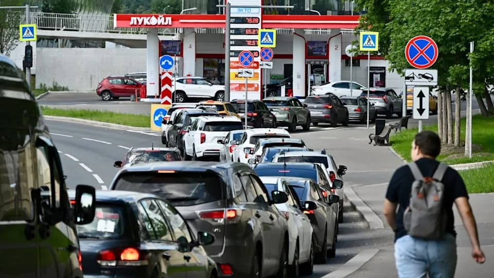 Velika Kriza Goriva U Rusiji: Dronovi Iz Ukrajine Pogađaju Naftnu Infrastrukturu