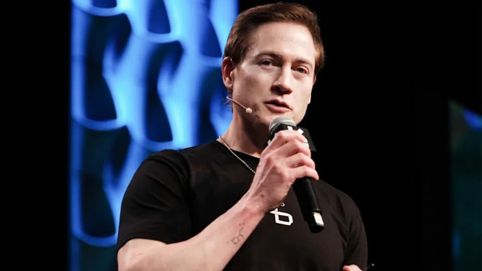 Biohaker Bryan Johnson Objavio Dijagnozu Autoimunog Gastritisa koji „jede“ Stomak — Planira Da Traži Rešenje Uz Pomoć Biotehnologije