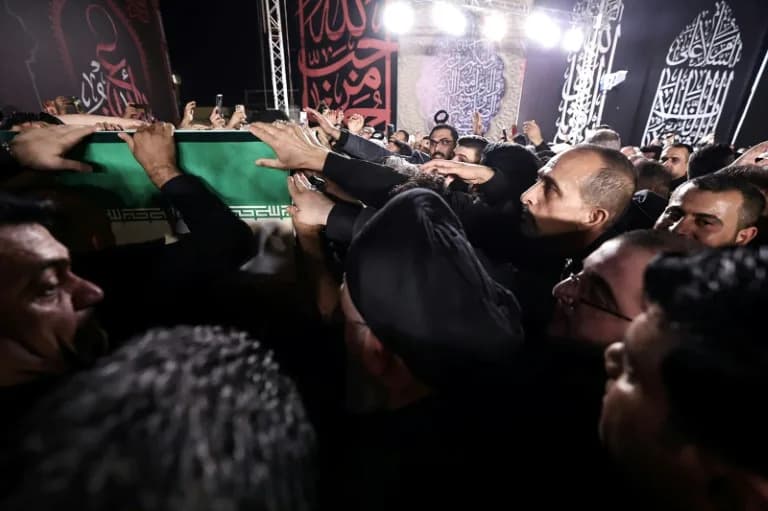 Ogromne Mase U Najafu I Karbali: Pogrebne Procesije Za Alija Khameneija Dok Rastu Regionalne Tenziје