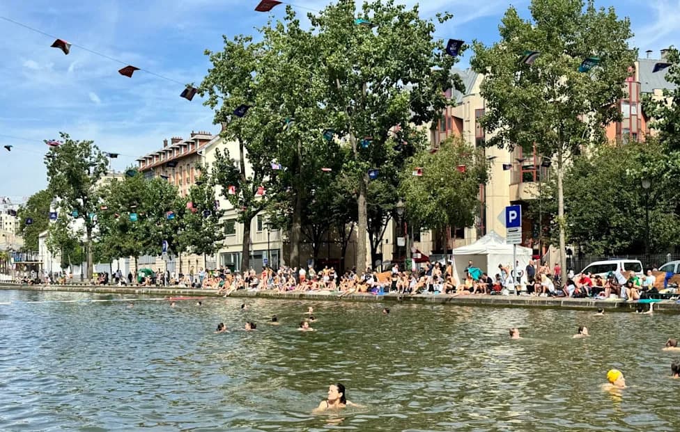 Pariz Se Guši U Talasu Vrućine: Stanari Bez Klima Hlade Se Sprejevima, Ventilatorima I Kanalima