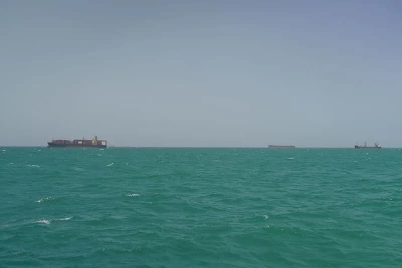 Saobraćaj tankera kroz Hormuz skoro stao dok primirje sa Iranom klizi