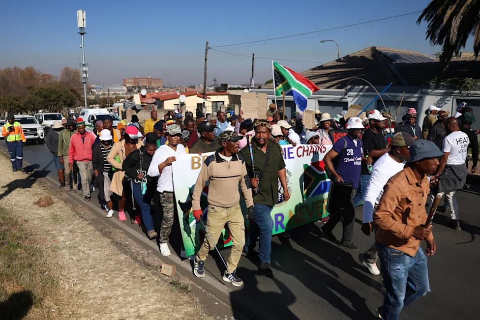 Antimigrantski Protesti U Južnoj Africi: Vigilanti Pretražuju Domove, MSF Upozorava Na Humanitarnu Krizu