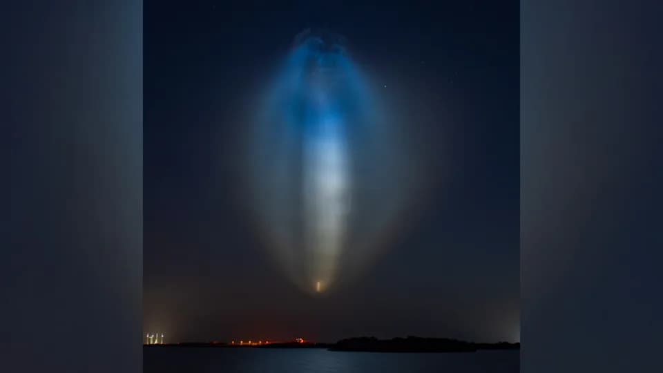 SpaceX stvorio šarenu „meduzu“ na jutarnjem nebu nakon lansiranja Starlink satelita