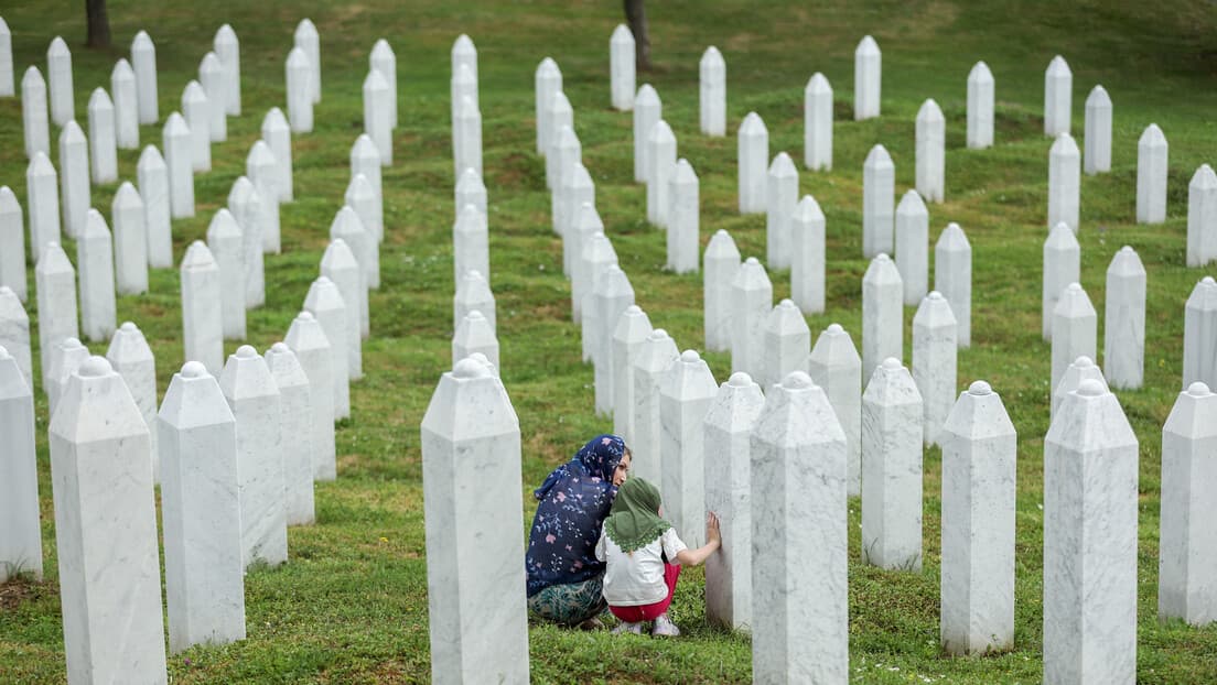 Prolaz 'Marša Mira' Kroz Srebrenicu: Zastave Sa Ljiljanima Izazvale Reakcije