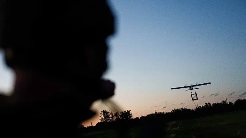 Ukrajinski dronovi pogodili južne rafinerije i luku Taganrog — požari i evakuacije