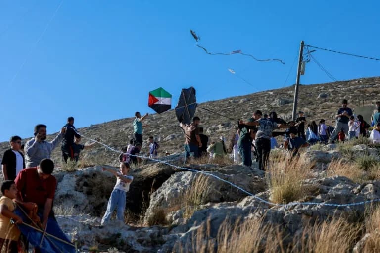 „Naša zemlja, naše nebo“: Festival zmajeva u Burinu kao miran znak otpora