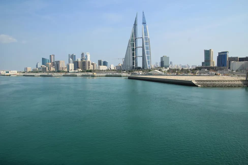 Bahrein: Sirene Nakon Novih Američkih Udara Na Iran — Vlasti Pozivaju Na Mir I Zaklon