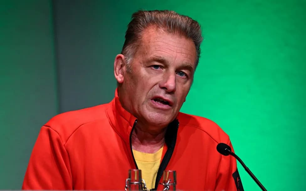 Chris Packham Pritiska Burberry: Traži Da Brend Prestane Koristiti Kašmir