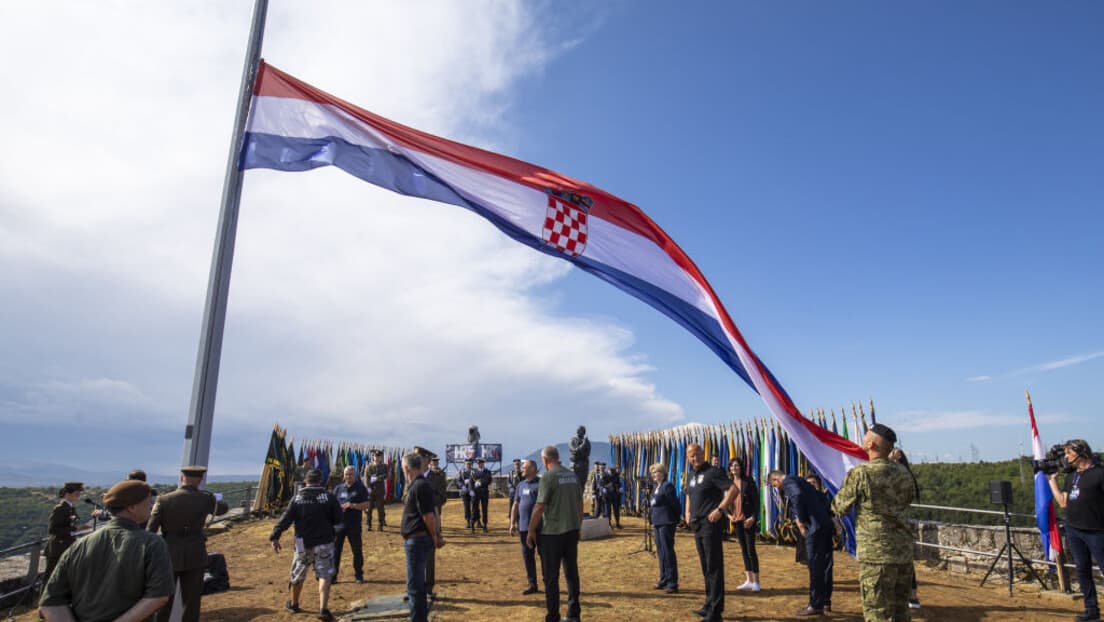 Sud u Splitu Oslobodio HOS-ovce: 'Za Dom Spremni' Proglašen Izuzetkom Pri Odavanju Pijeteta