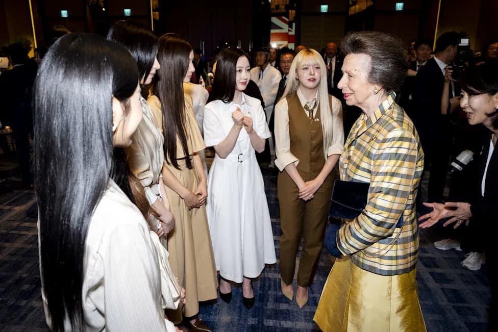 Princeza Ana U Južnoj Koreji: Iznenadni Susret Sa K‑pop Zvezdama NMIXX I Odavanje Pošte Veteranima