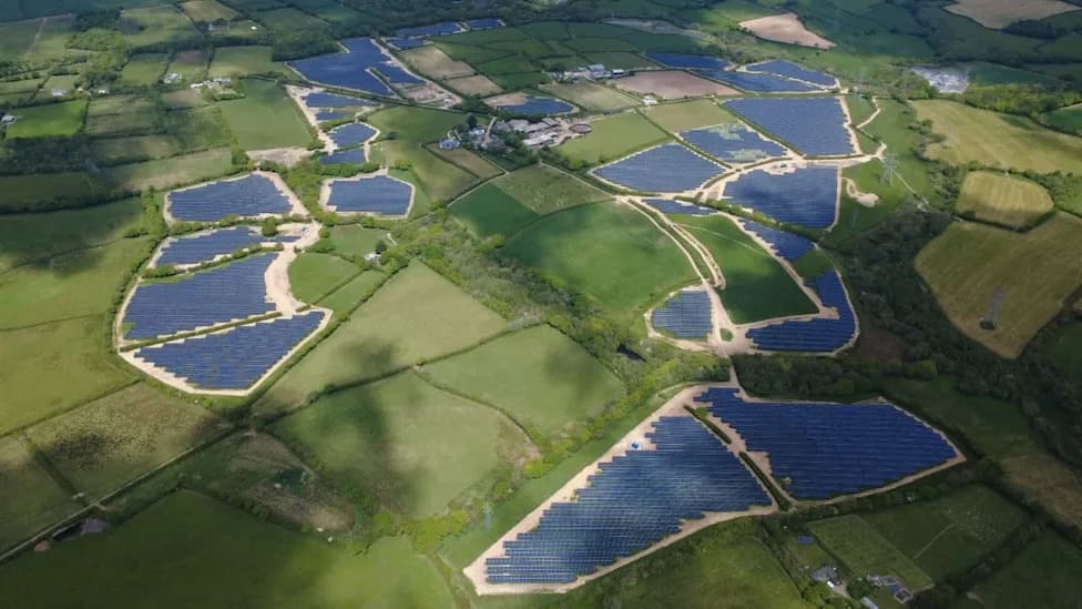 Derril Water: Najveći britanski zajednički solarni park isključen do septembra zbog rizika od porasta napona