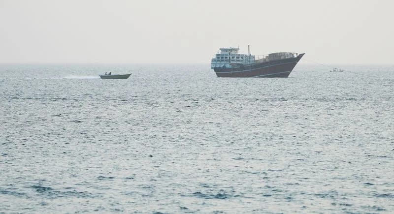 IRGC Preti Zatvaranjem Još Pomorskih Koridora, SAD Uzvraćaju Vazdušnim Udarima — Cene Nafte Rastu