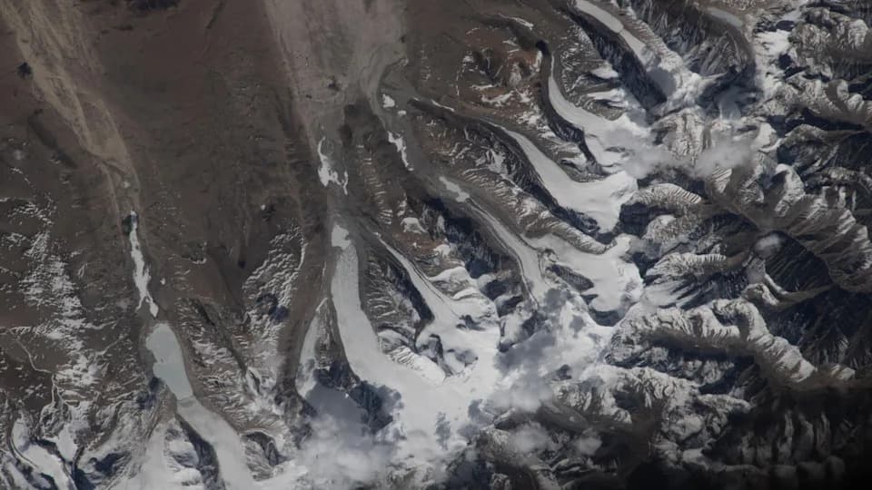 Glacijeri Sa Svemirskog Prozora: NASA-ina Astronautkinja Snimila Himalaje Kako Teču Prema Tibetanskoj Visoravni