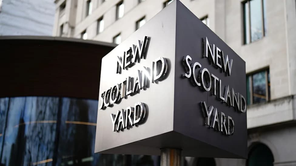 14-godišnjak Optužen Za Navodni Plan Napada Na Dve Džamije U Londonu