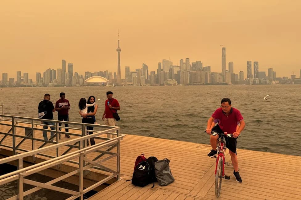 Zašto je nebo narandžasto? Kako kanadski požari i klimatske promene menjaju vazduh u SAD i Kanadi