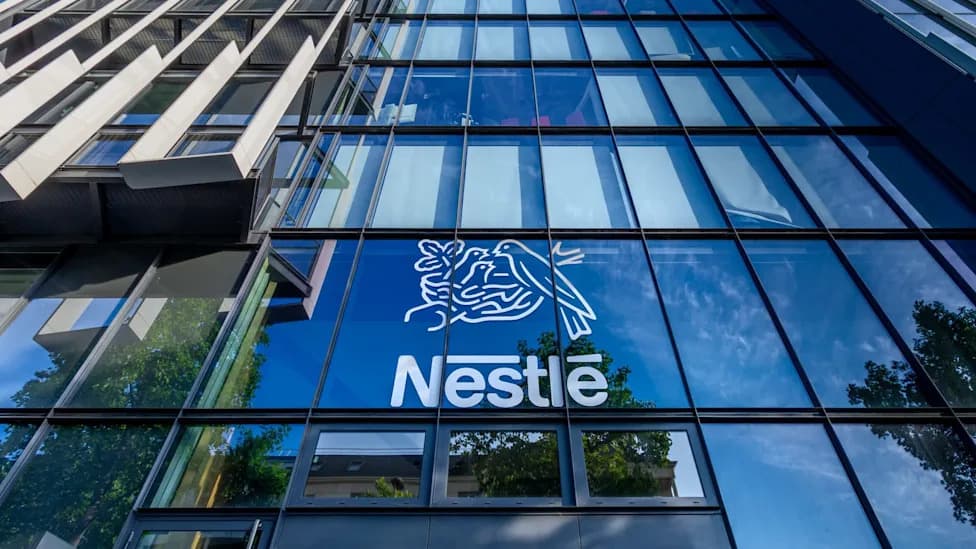 Nestlé i Danone Pod Istraživanjem: Optužbe Za „Tihо“ Povlačenje Bebi Formule