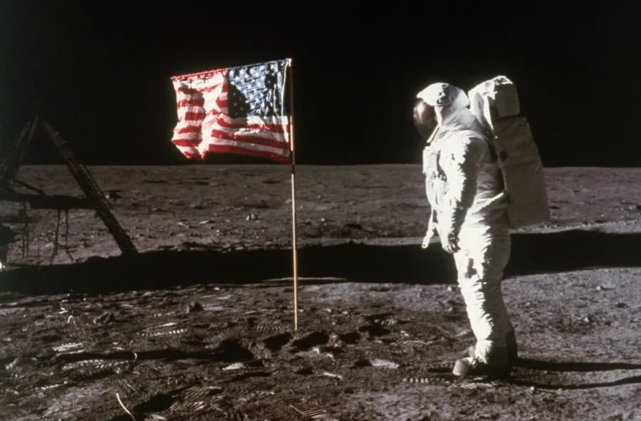 57 Godina Posle Apollo 11: SAD Se Takmiče Sa Kinom Za Stalnu Bazu Na Mesecu
