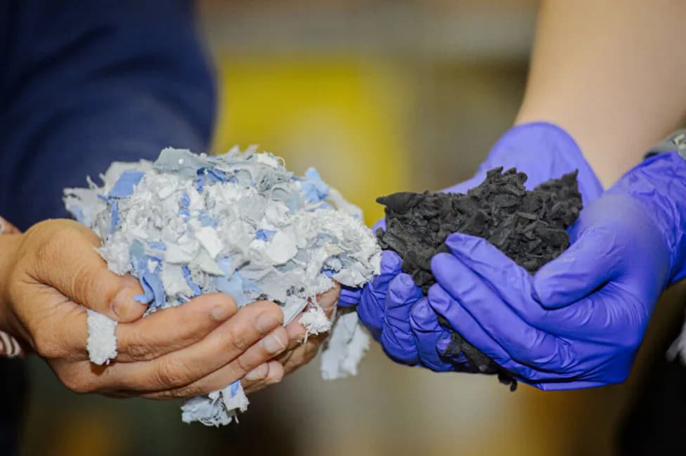 Goodwill I Univerziteti Pretvaraju Teški Tekstilni Otpad U Biochar; AI Pomaže Sortiranje