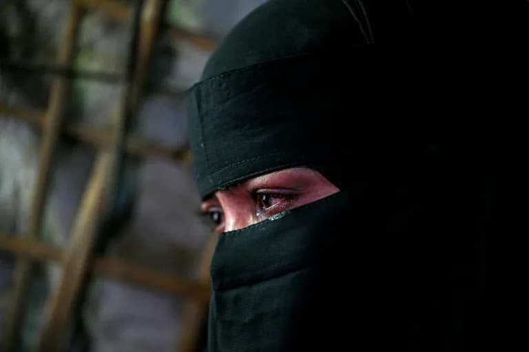 Očaj Rohingya Gura U Smrtonosne Plovidbe: Žena Preživela Dva Dana Na Drvenoj Dasci