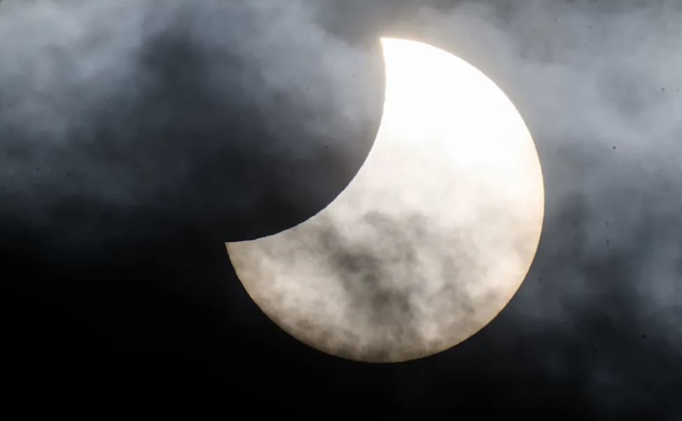 Pripremite se: Delimično pomračenje Sunca 12. avgusta — gde će se videti i kako bezbedno posmatrati