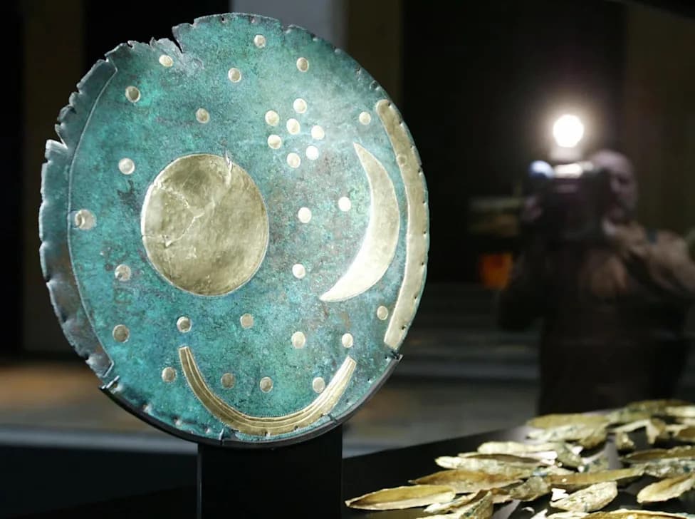 Nebra Sky Disk: Brončani Disk Koji Može Biti Najstarija Mapa Nebesa