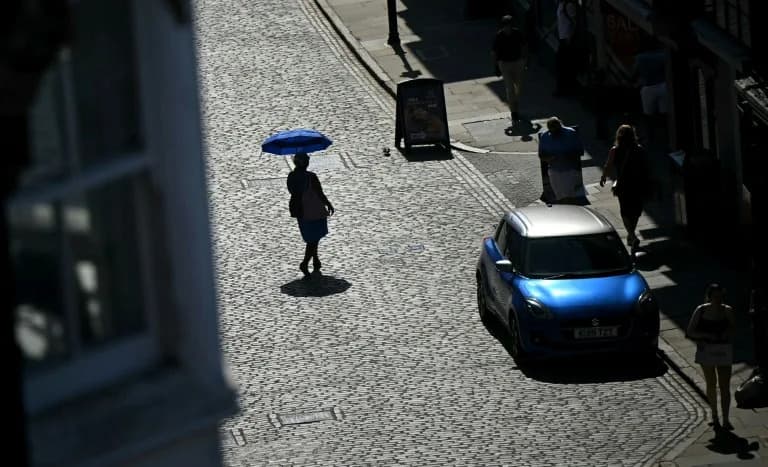 Junski Talas Vrućine U UK: 24 Miliona Izgubljenih Radnih Sati i Šteta Od £1,15 Mlrd