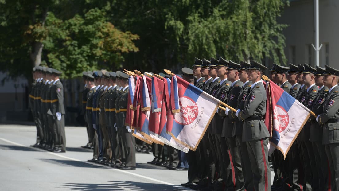 Promocija 130 Kadeta na Banjici: Vučić Istakao Vojnu Neutralnost i Očuvanje Kosova i Metohije