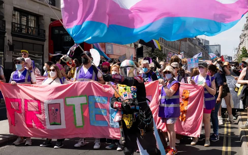 Bez razloga za slavlje: Kontroverze i tenzije na Trans+ Pride u Londonu