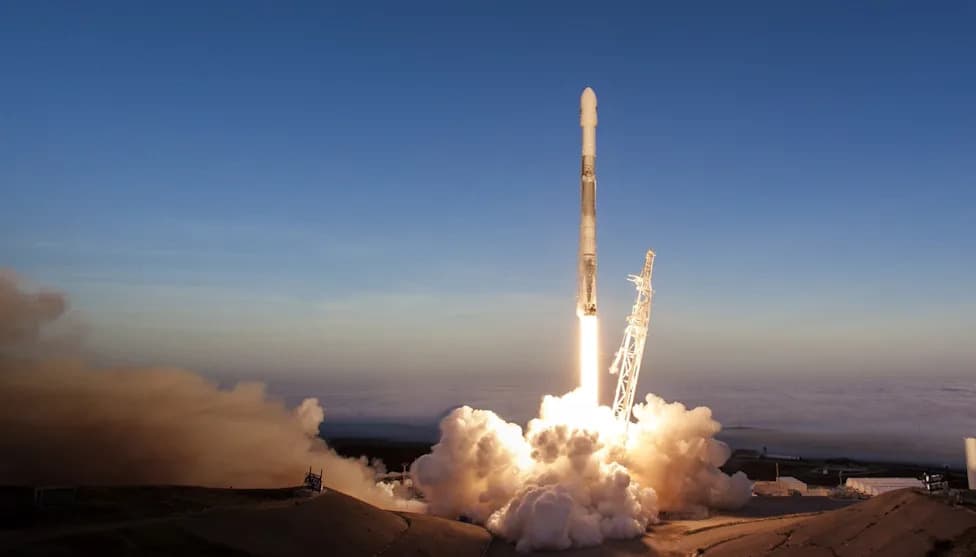 Mrtvi Gornji Stepen Falcon 9 Udarit Će U Mesec 5. Avgusta — Sudar Brzinom ~5.400 mph