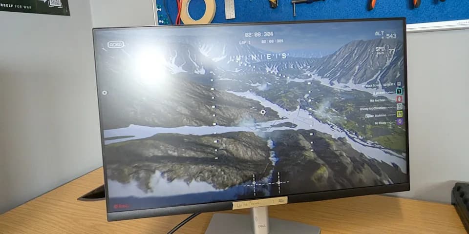 Britanski Vojnici Vežbaju FPV Dronove U Gejming-Simulatorima — 30 Sati Simulacije Pa 30 Sati Stvarnog Leta