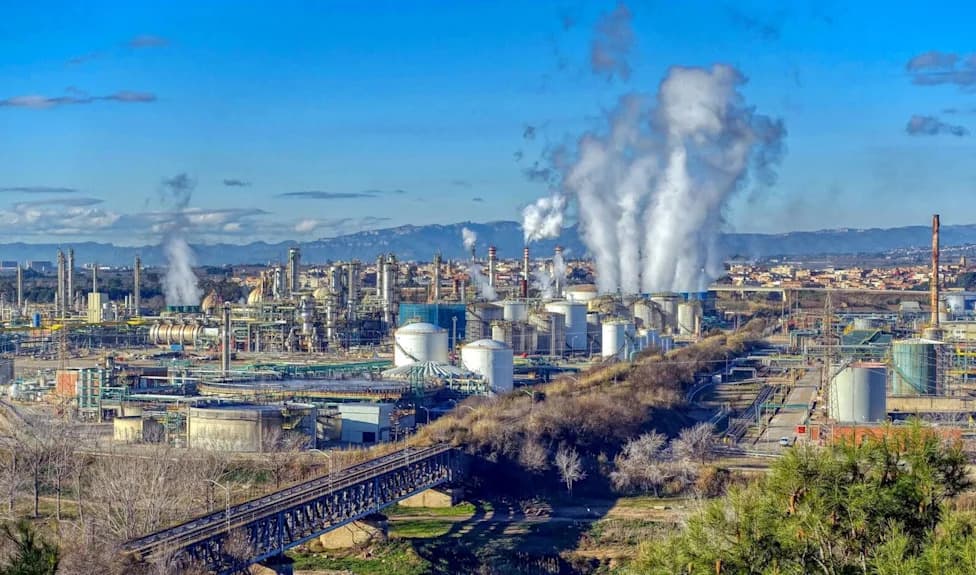 Klimatske Tužbe Tjeraju Naftnu Industriju U „Panični Režim“ — Da Li Su Kompanije Odgovorne Za Smrt Tokom Rekordne Vrućine?