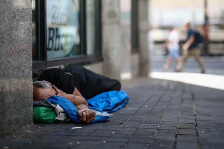 Premijer Obećava Kraj Spavanja Na Otvorenom — Beskućnici U Londonu Sumnjičavi