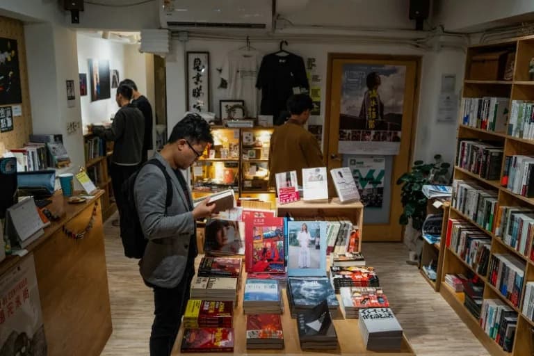 Dve nezavisne knjižare u Hongkongu zatvaraju se nakon racija policije za nacionalnu bezbednost