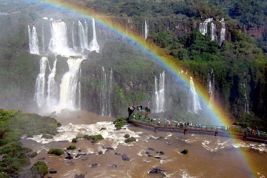 Tragedija kod vodopada Iguazu: holandski turista poginuo nakon prevrtanja turističkog čamca