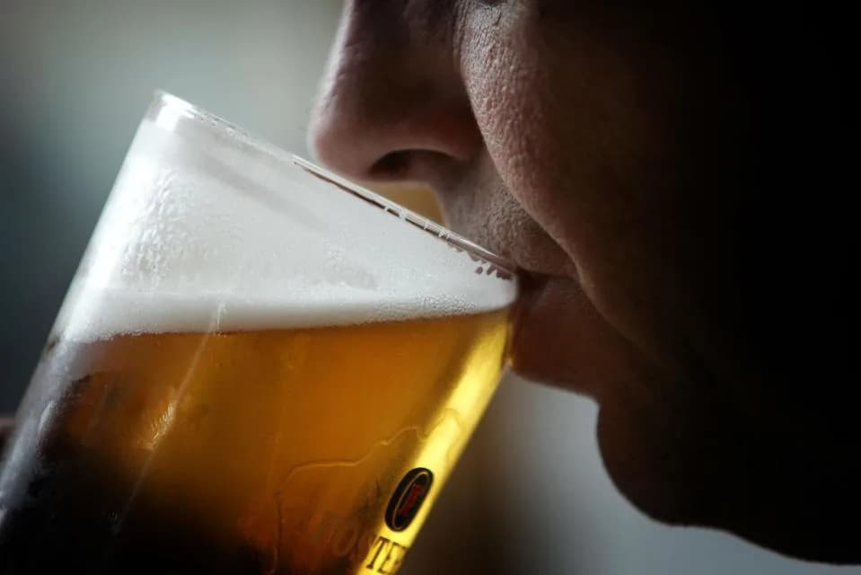 Oralni semaglutid (lek iza Ozempic/Wegovy) smanjuje teške dane pijenja — obećavajući rezultati malog ispitivanja