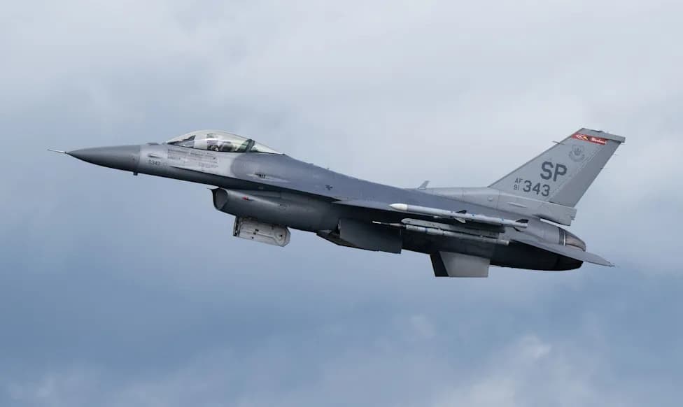 Pilot Bezbedan Nakon Pada Ukrajinskog F-16 Tokom Presretanja