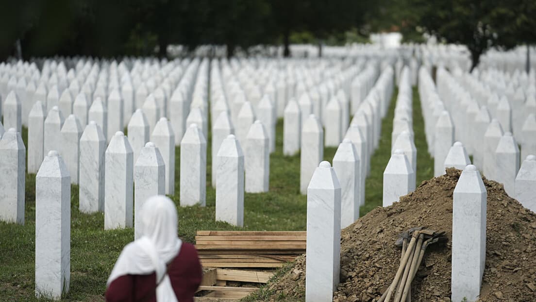Istraga oko Memorijalnog centra Srebrenica: 26 saradnika pozvano na saslušanje, policija odnela dokumente