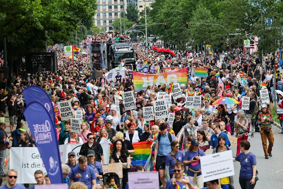 Hamburg Pride: Dvostruko Više Policije i Oko 250.000 Učesnika Posle Napada u Berlinu