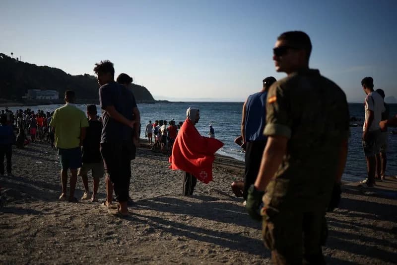 Ceuta Preplavljena Nakon Masovnog Preliva Migranata — Hiljade Ostale U Enklavi, Prihvatni Centri Kolabirali